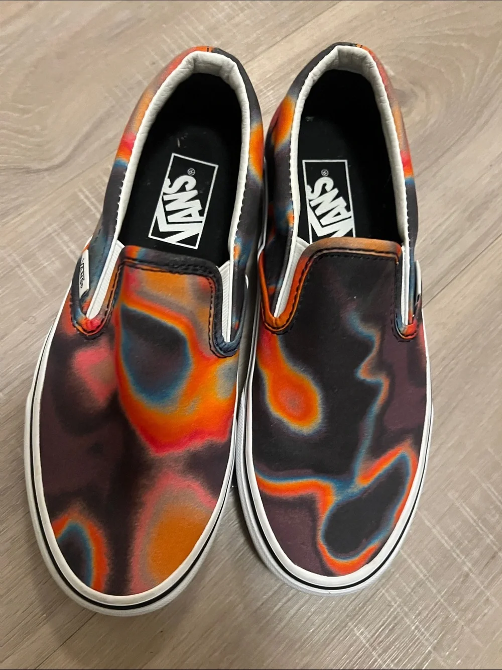 Vans Classic Slip-On Aura Size 6 edgy streetwear skater
